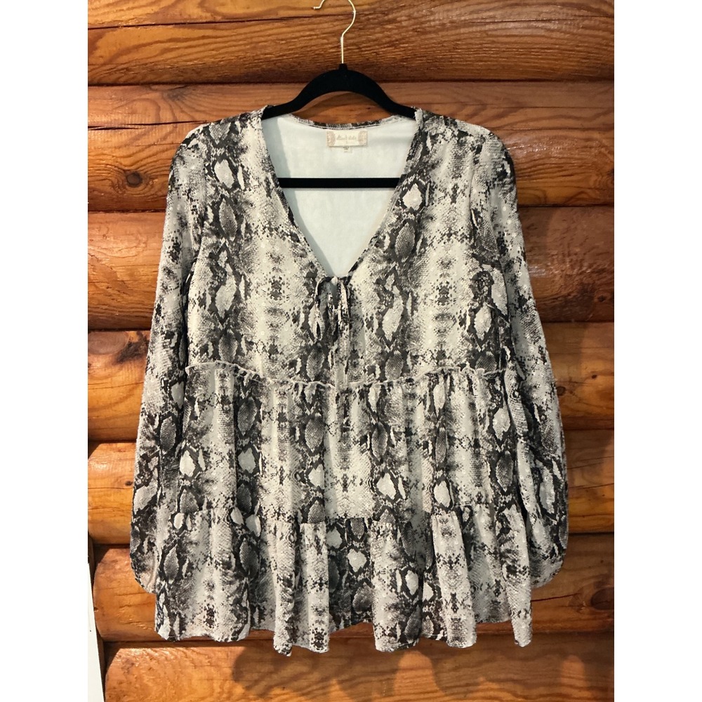 Altar'd State Snakeskin Print Tiered Babydoll Tunic‎ Top Grey White Small